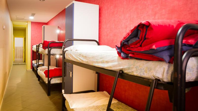 Bed in 8-Bed Mixed Dormitory Room image 4