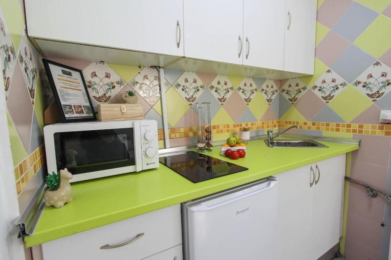 Estudio Jimena Calahonda en el centro de Nerja - image 11