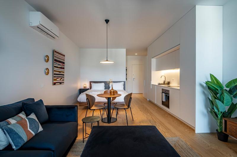 Nomad's Lux - Almada Apartments Porto - image 2