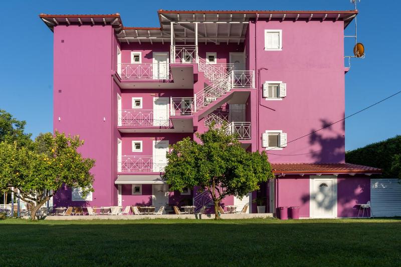 Ideal House - image 25