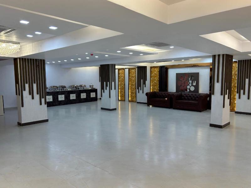 Hotel Cosmopolitan Rooms & Banquet - image 29