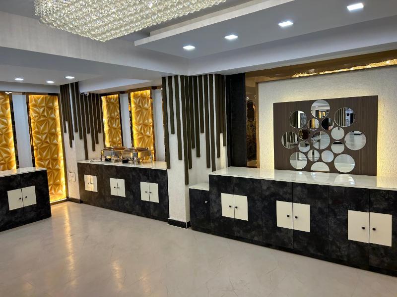 Hotel Cosmopolitan Rooms & Banquet - image 49