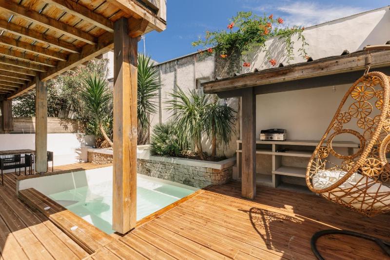 LITTLE OASIS - private terrasse near the center and the beach - image 1