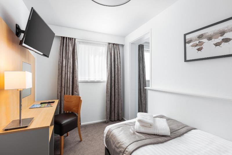 Single Room image 4