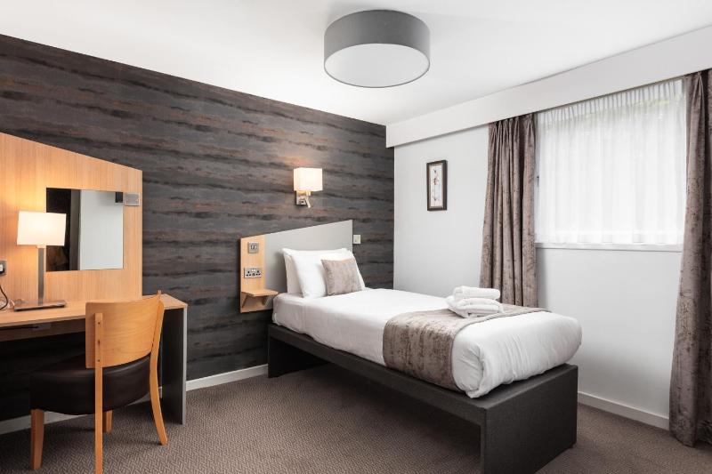 Twin Room - Disability Access image 1
