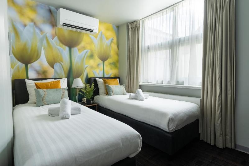 Quadruple Room image 4