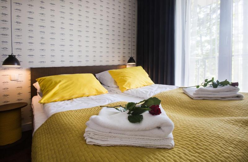 One-Bedroom Apartment with Sofa Bed image 4