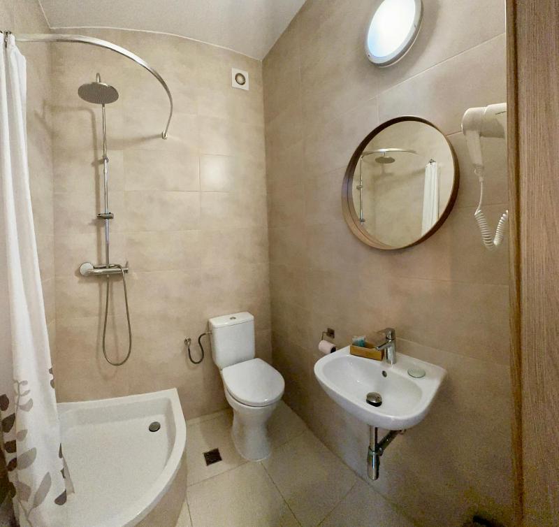 Deluxe Double Room image 2