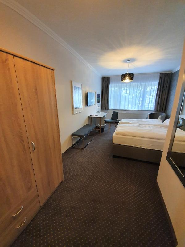 Superior Double Room image 3