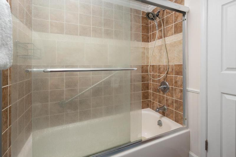 2BR Capri Oceanfront Condo Indoor pool Massage chair Brand New bathrooms 2025 unbeatable views! - image 32