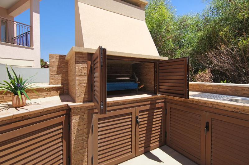 Villa Michaella - 500m from Golden Beach - image 14