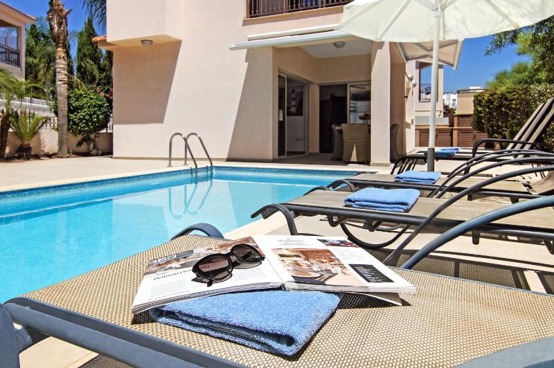 Villa Michaella - 500m from Golden Beach - image 5