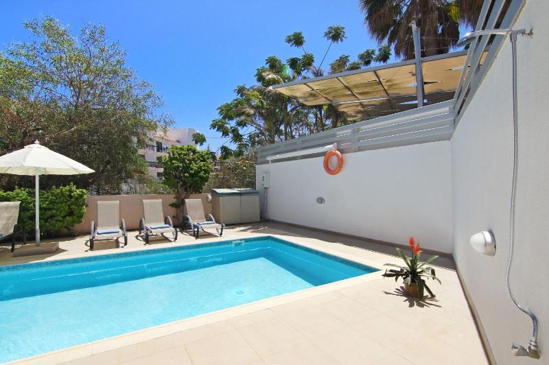 Villa Michaella - 500m from Golden Beach - image 8