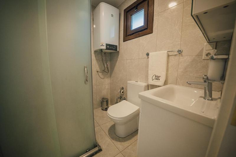 One-Bedroom Bungalow image 4