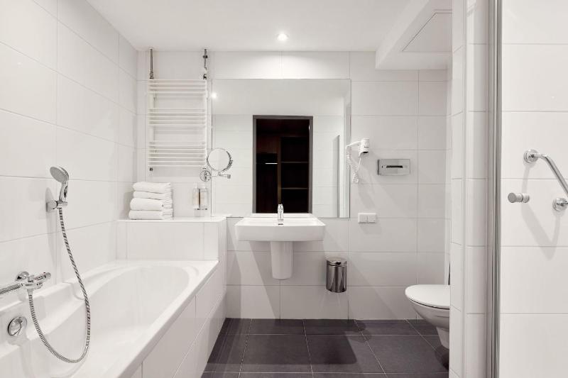 Superior Double Room image 3