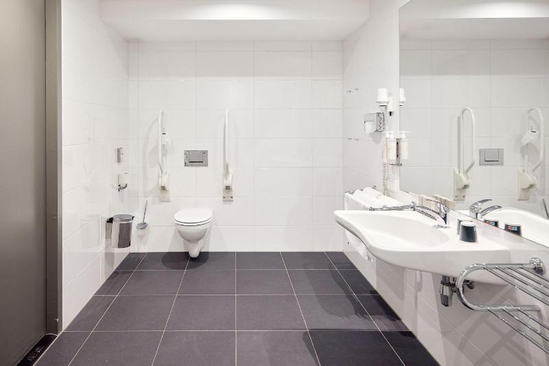 Disabled Accessible Room  image 4