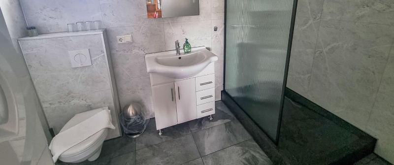 Apartment image 3