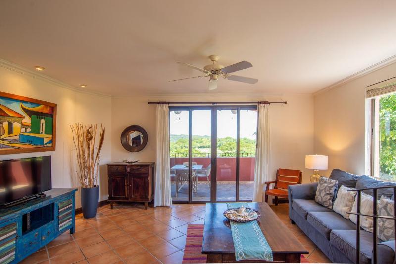 Bright and cozy 3BR Condo - Bougainvillea - Reserva Conchal Golf Resort - image 9