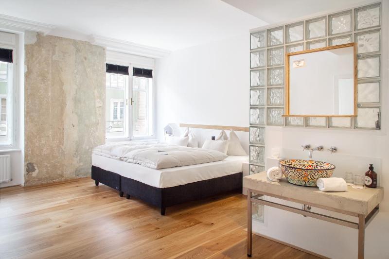 Grand Independent Room image 1