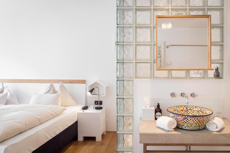 Grand Independent Room image 4