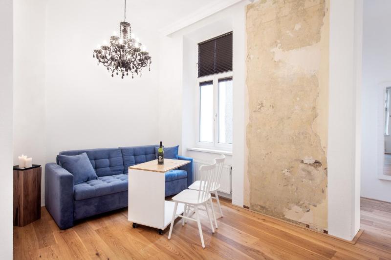 Grand Independent Room image 3