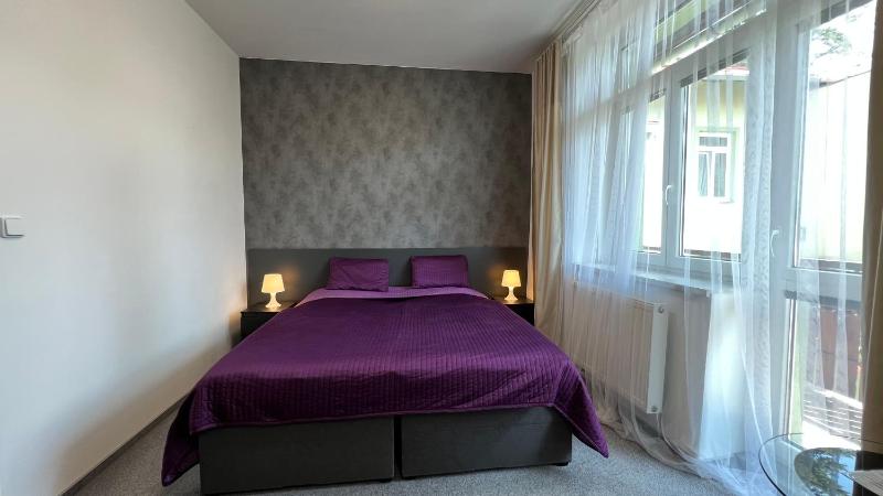Deluxe Double Room with Bath image 3