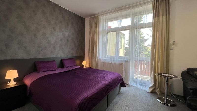 Deluxe Double Room with Bath image 1
