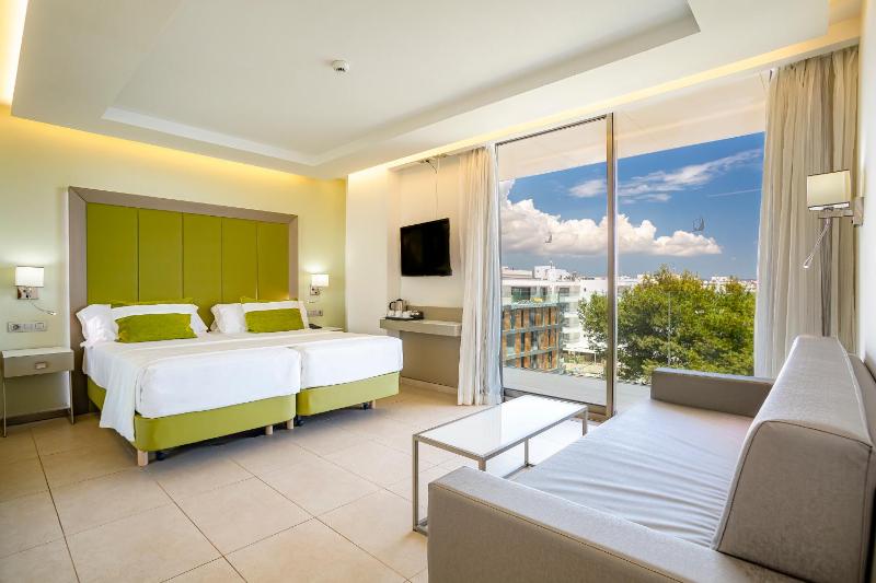 Superior Double Room image 4