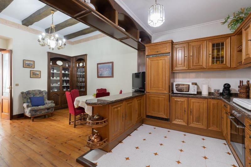Jauregi - baskeyrentals Images