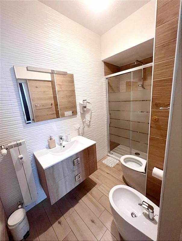 Triple Room with Private Bathroom image 3