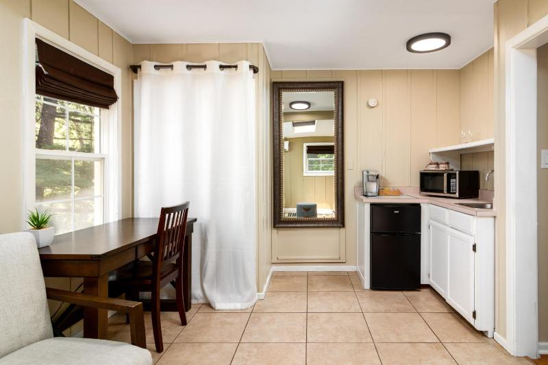 Deluxe Suite image 3