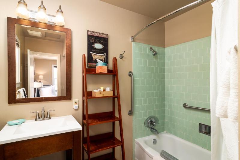 King Room image 2
