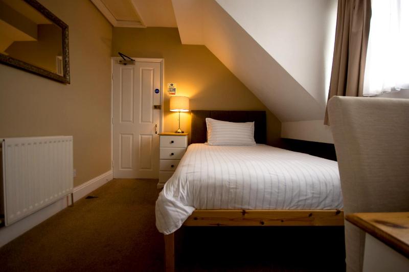 Single Room image 3