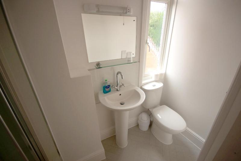 Single Room image 2