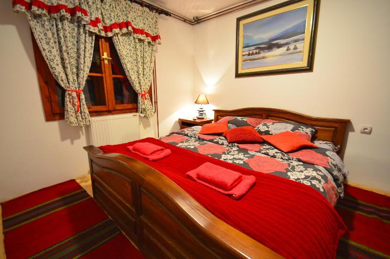 Comfort One-Bedroom Apartment image 4