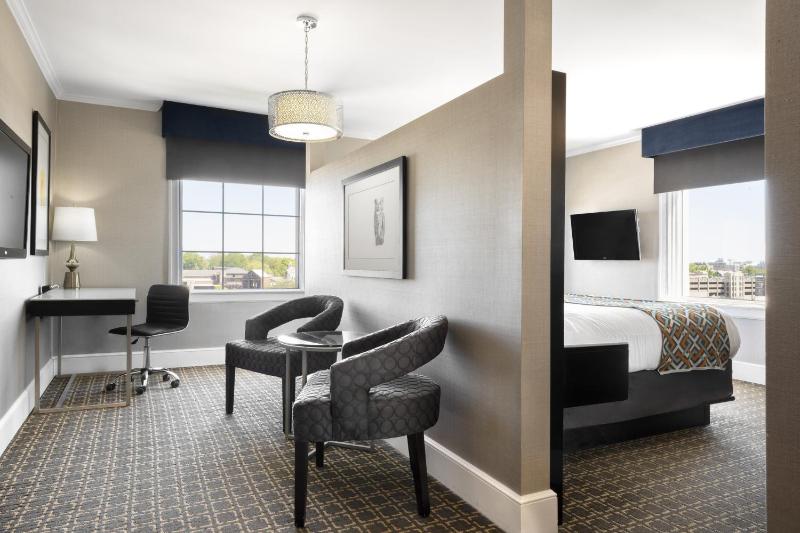 King Suite image 2