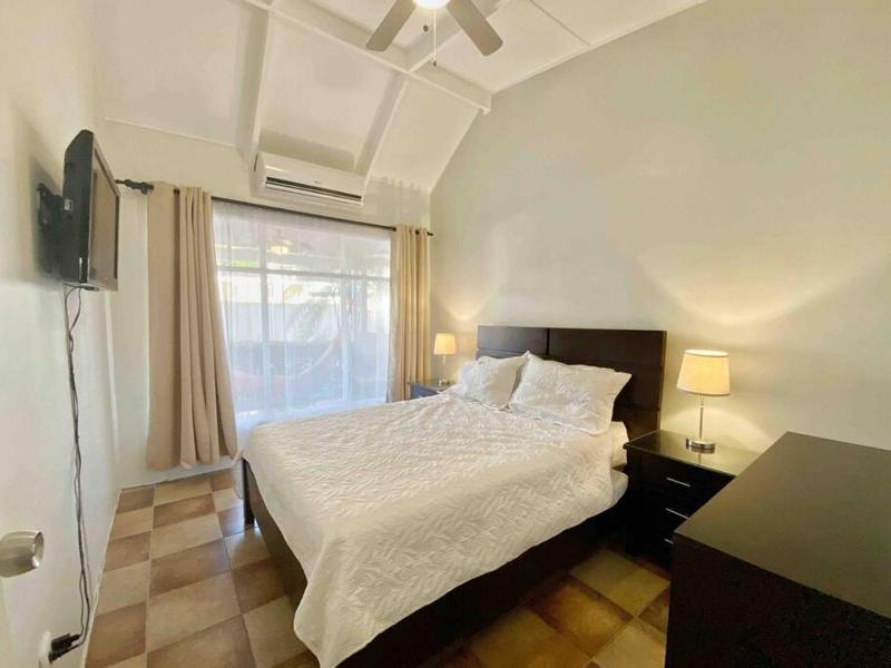 Beach Bliss - 1BR Villa with Pool 2 blocks from ocean - image 13