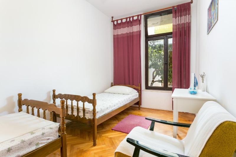 Apartments by the sea Mirca Brac - 732 - image 14