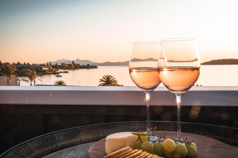 Lake Terrace Lodge - Luxury Taupo Accommodation - image 18