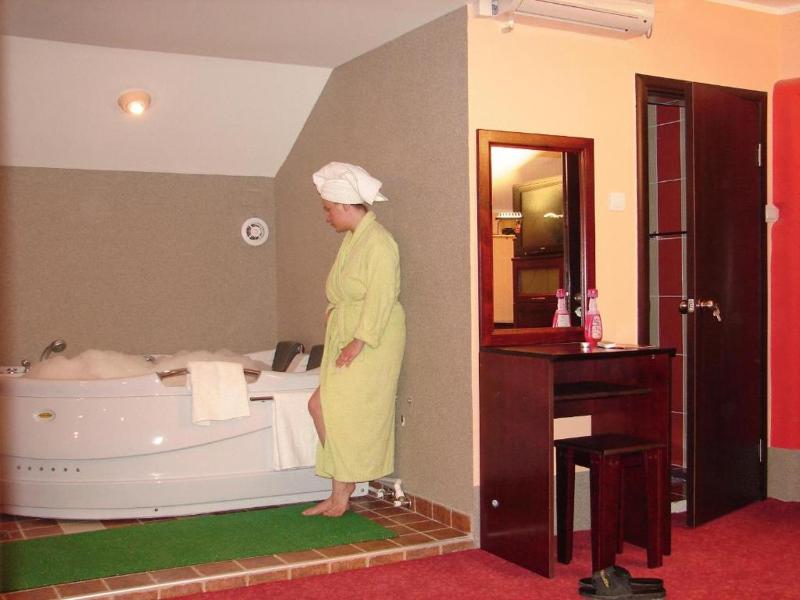 Deluxe Studio Apartment image 2