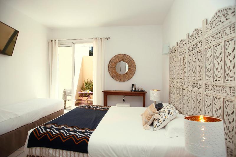 Classic Double room image 4