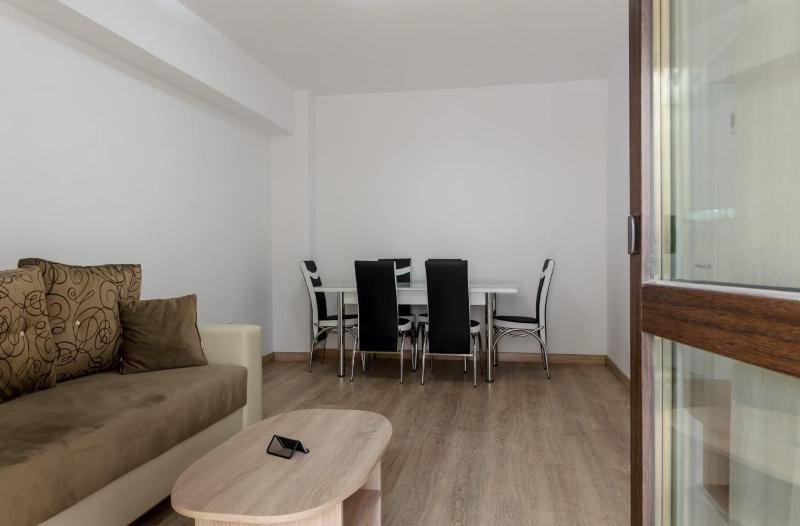 One-Bedroom Apartment image 3