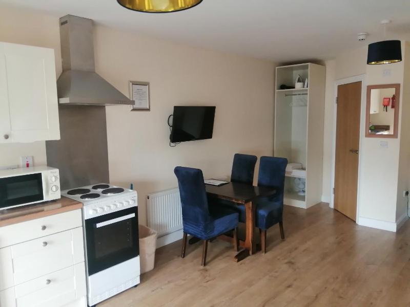 Studio Apartment image 3