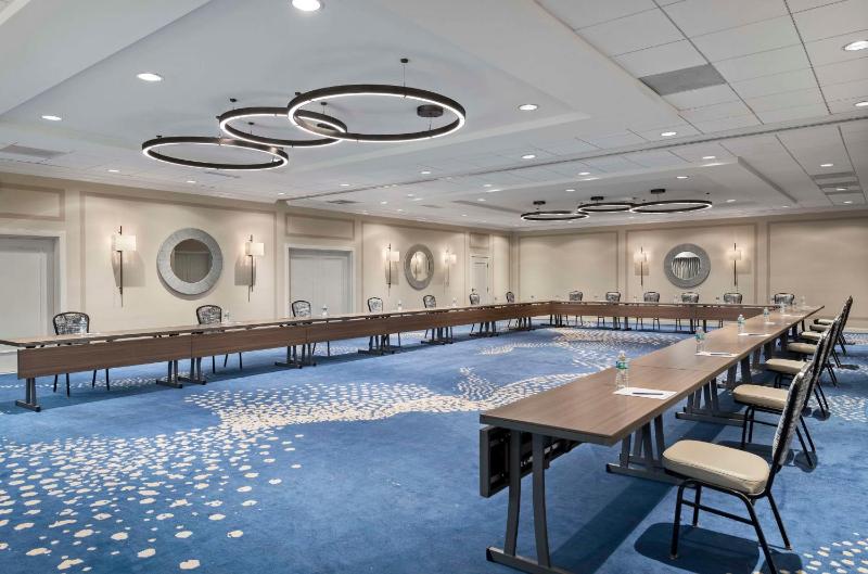 DoubleTree Suites By Hilton Naples - image 13