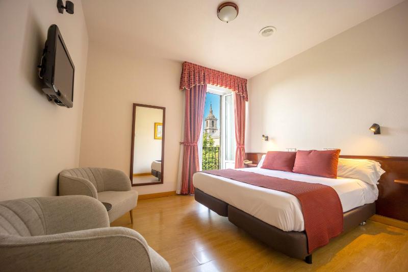 Superior Double Room image 3