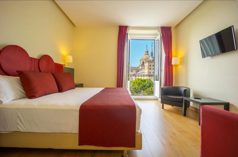 Superior Double Room image 1