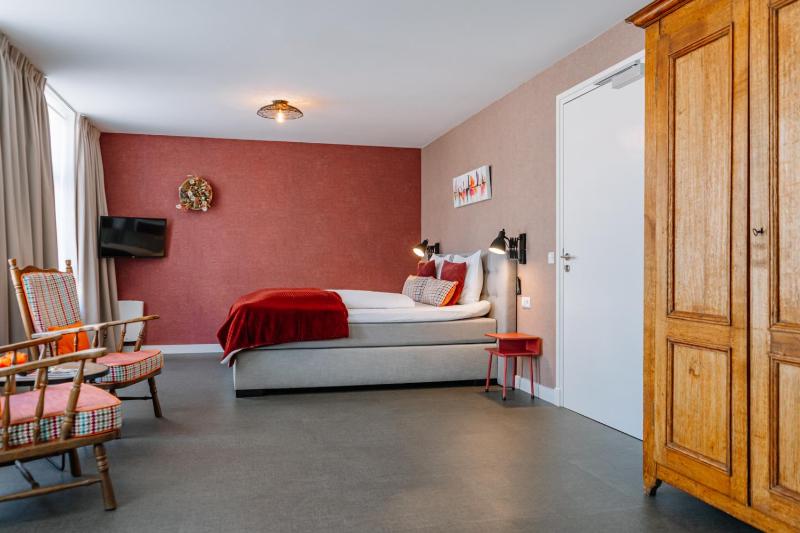 King Room image 3
