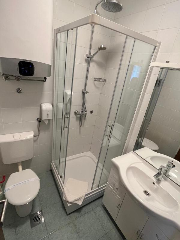 Standard Triple Room with Balcony image 2