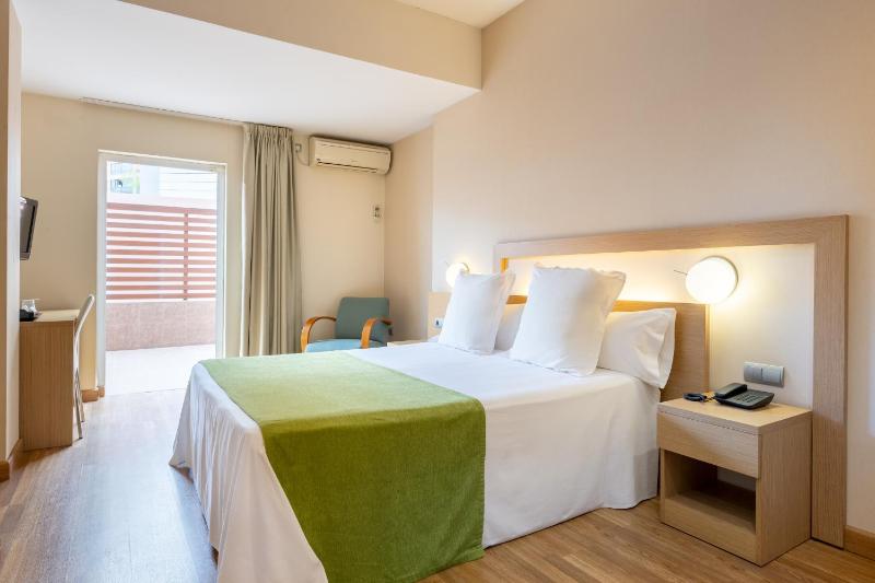 Premium Double or Twin Room - Disability Access image 4