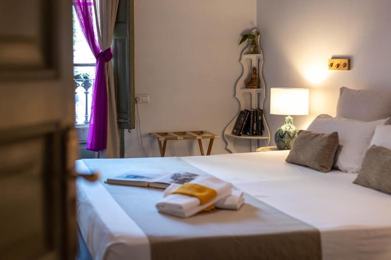 Double Room with Shared Bathroom image 3